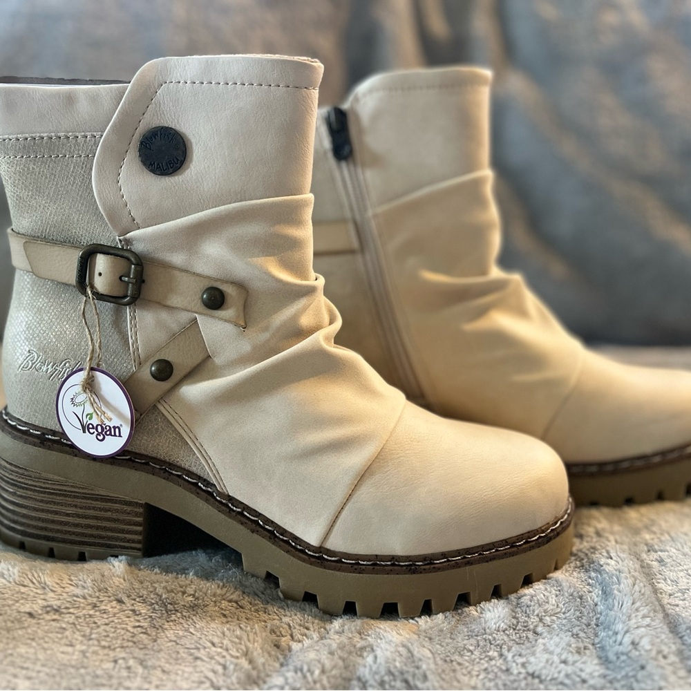 NWT Blowfish Malibu Lynxi boot, color cloud, size 8